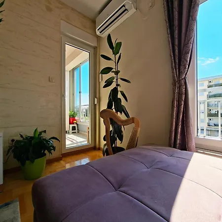 The Lilac Lounge *
